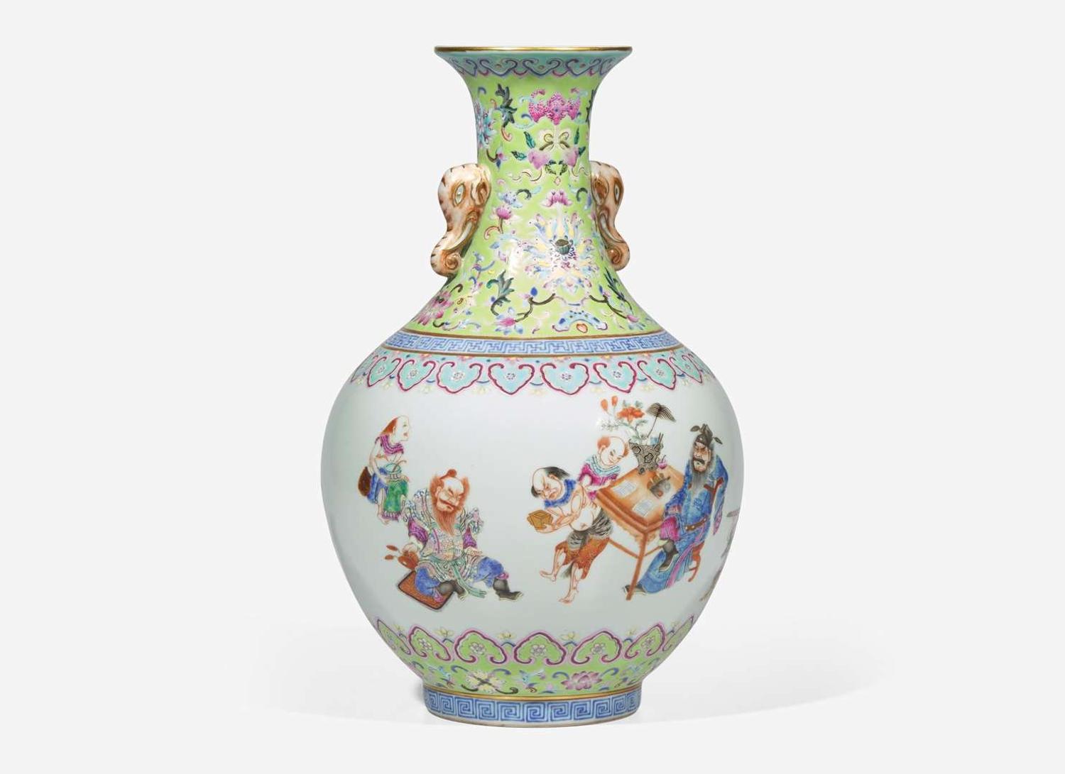 A Chinese famille rose-decorated "Zhongkui and Demons" vase, Xianfeng six-character seal mark 鐘馗打鬼粉彩瓶 咸豐六字款