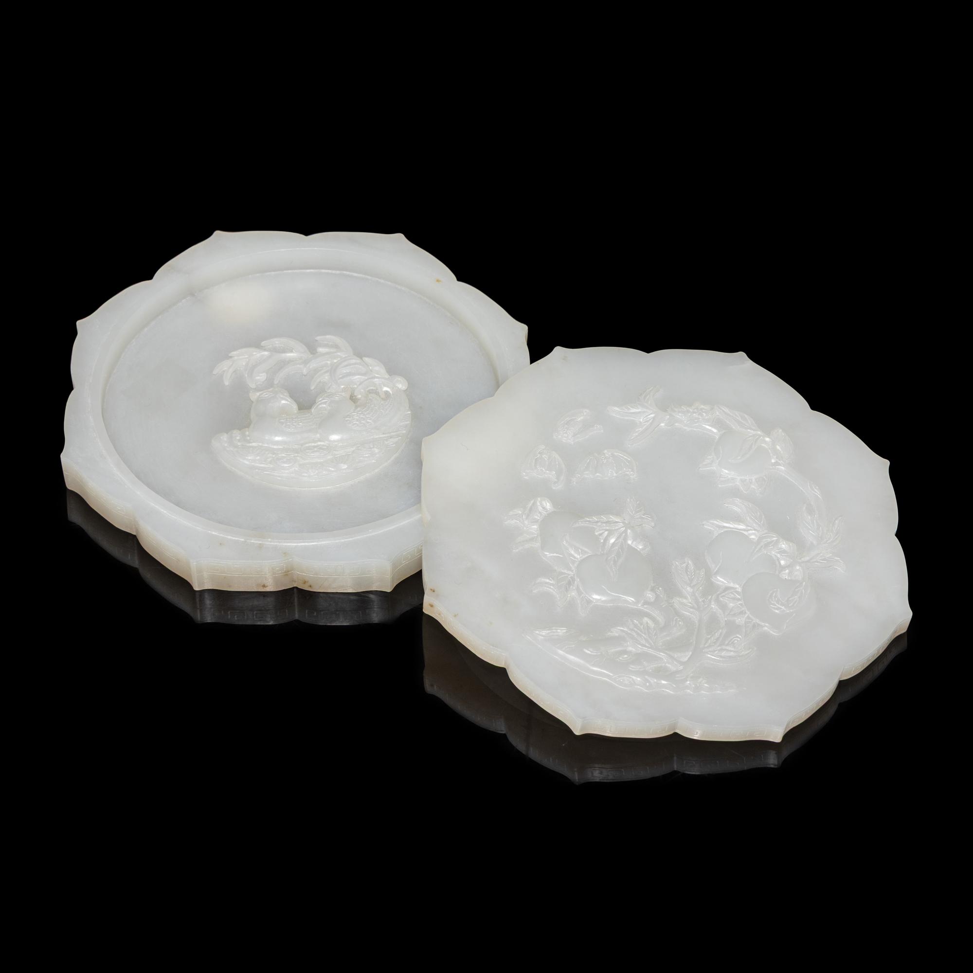 A Chinese White Hardstone Floriform 'Peach' Box and Cover — 白石菱花式福桃紋蓋盒