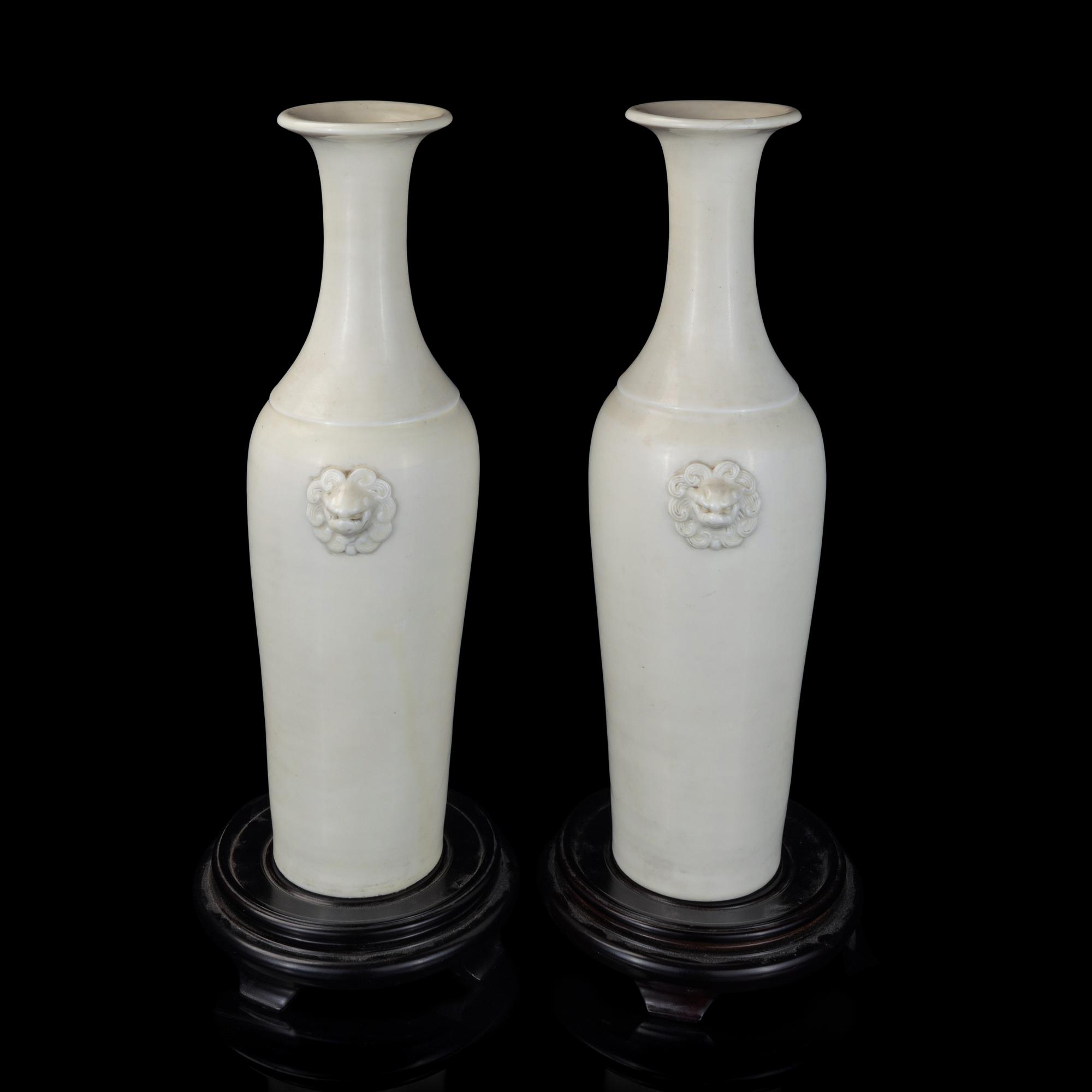A Pair of Chinese Blanc de Chine Porcelain Vases 德化白瓷鋪首耳瓶一對