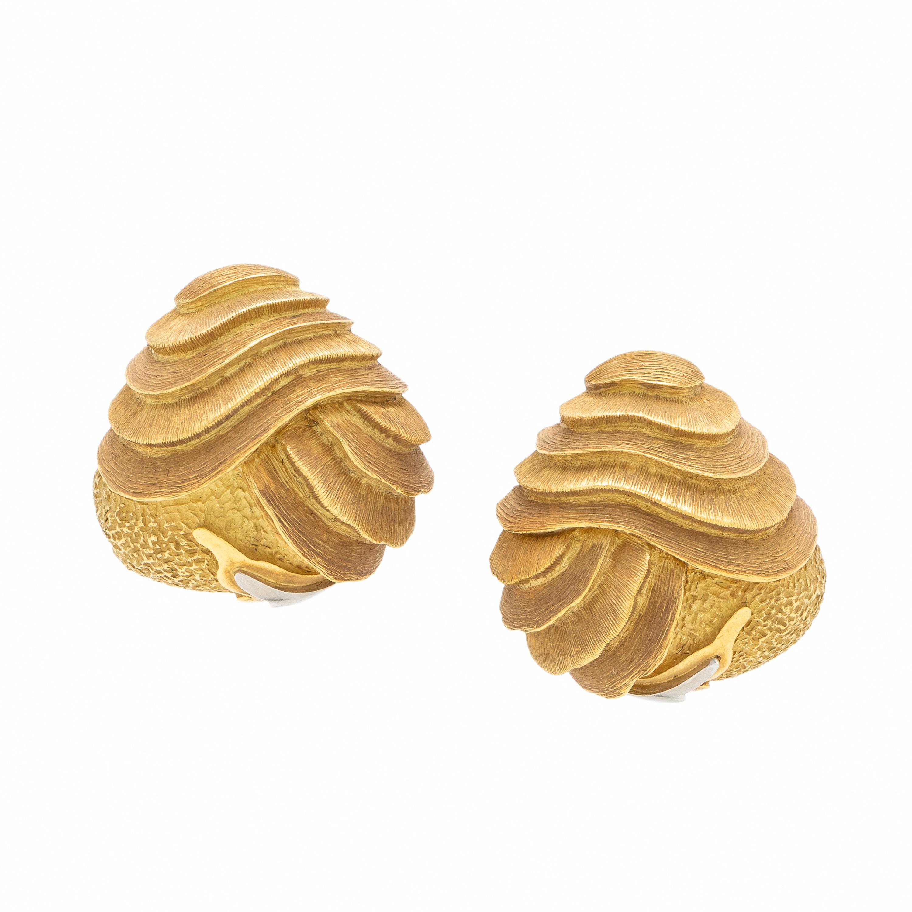 Henry Dunay, Bicolor Gold Earrings