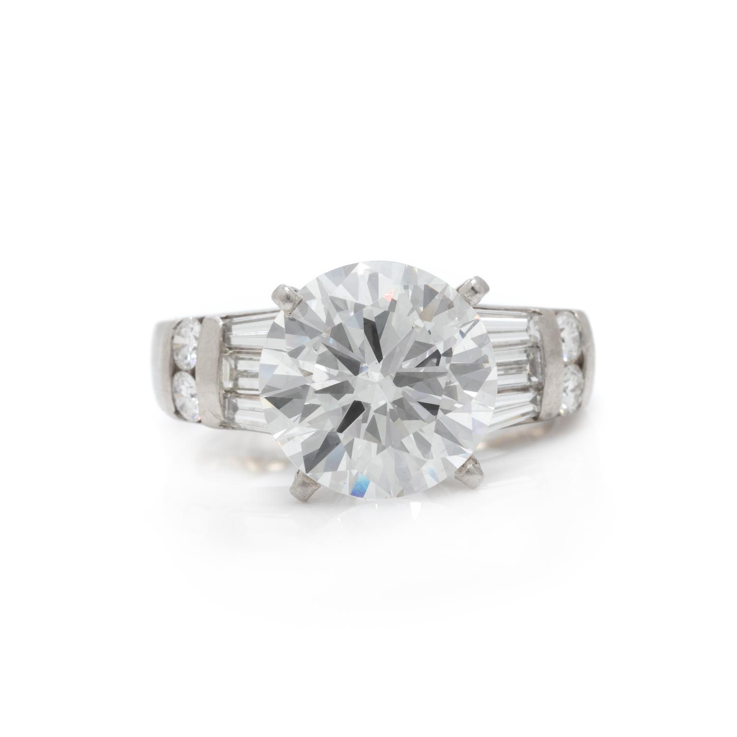 DIAMOND RING