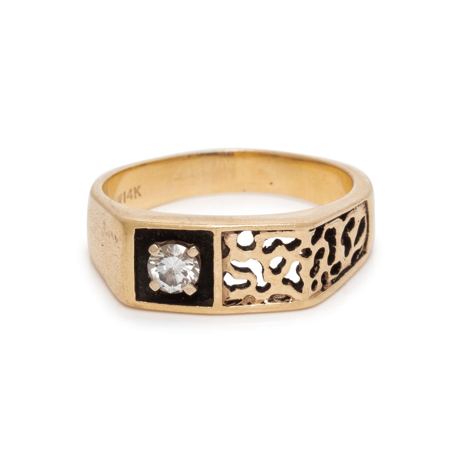 YELLOW GOLD AND DIAMOND RING