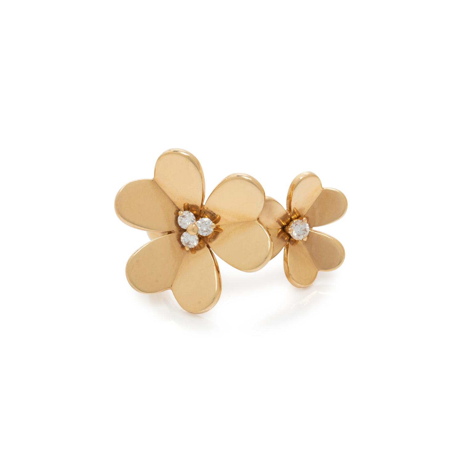 VAN CLEEF & ARPELS, YELLOW GOLD AND DIAMOND 'FRIVOLE BETWEEN THE FINGER' RING