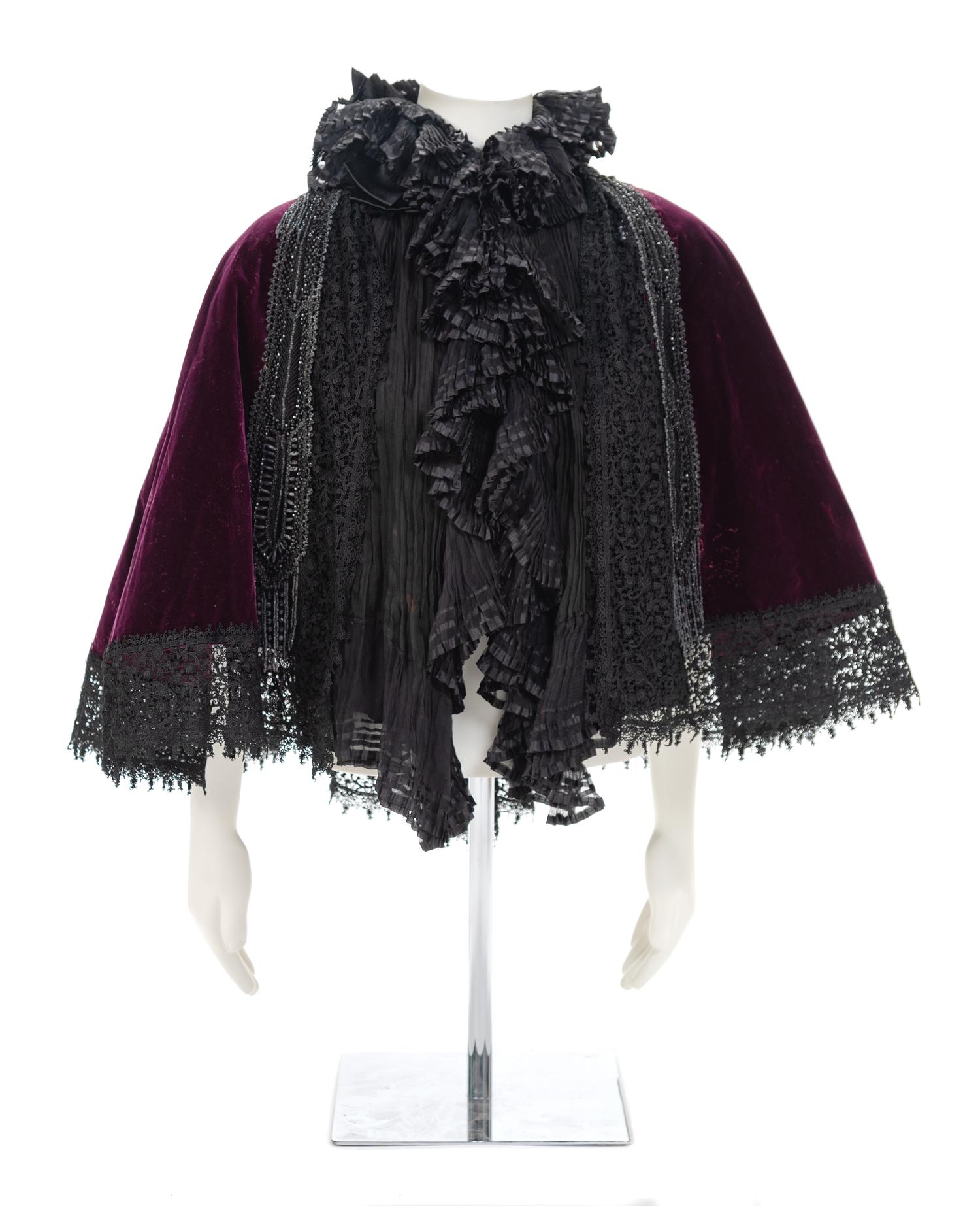 A Worth Purple Velvet and Jet Cape, 1890s No size label
