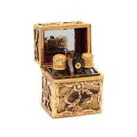 A George III Gold Mounted and Agate Nécessaire