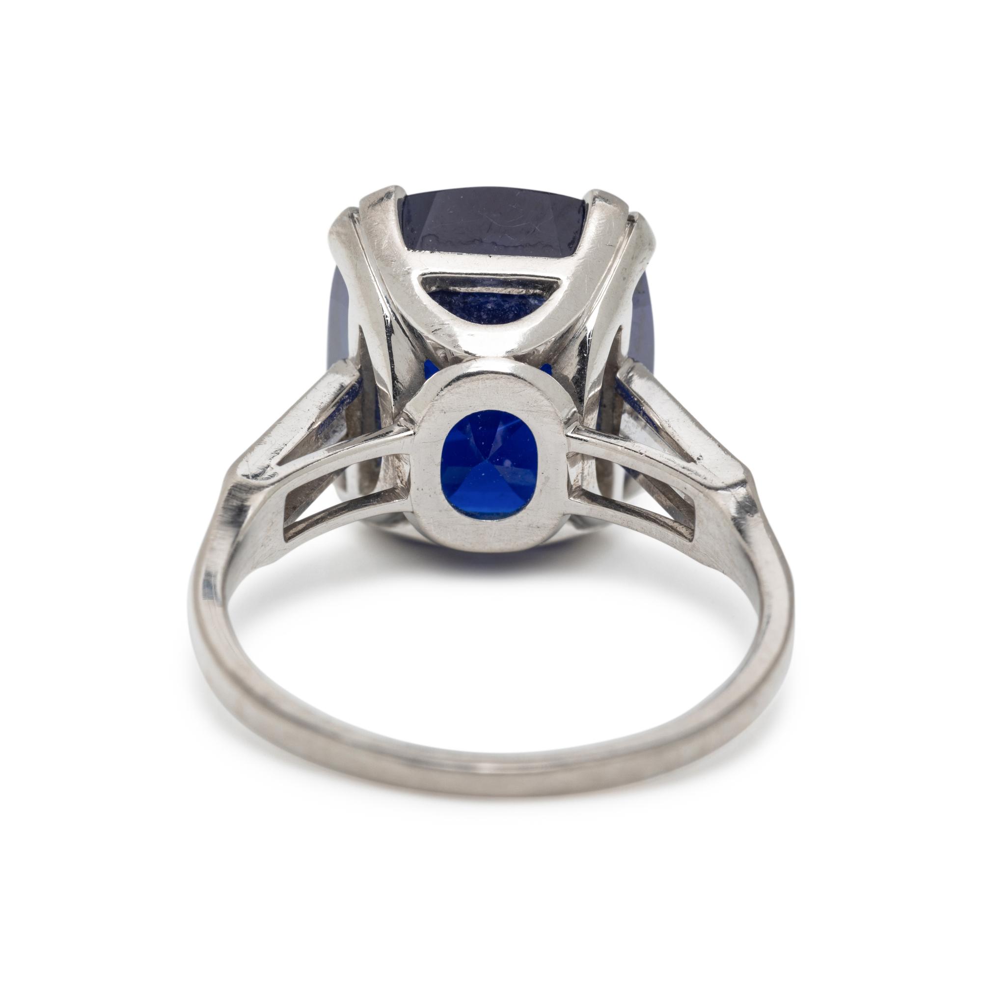 AN IMPORTANT KASHMIR UNHEATED SAPPHIRE AND DIAMOND RING