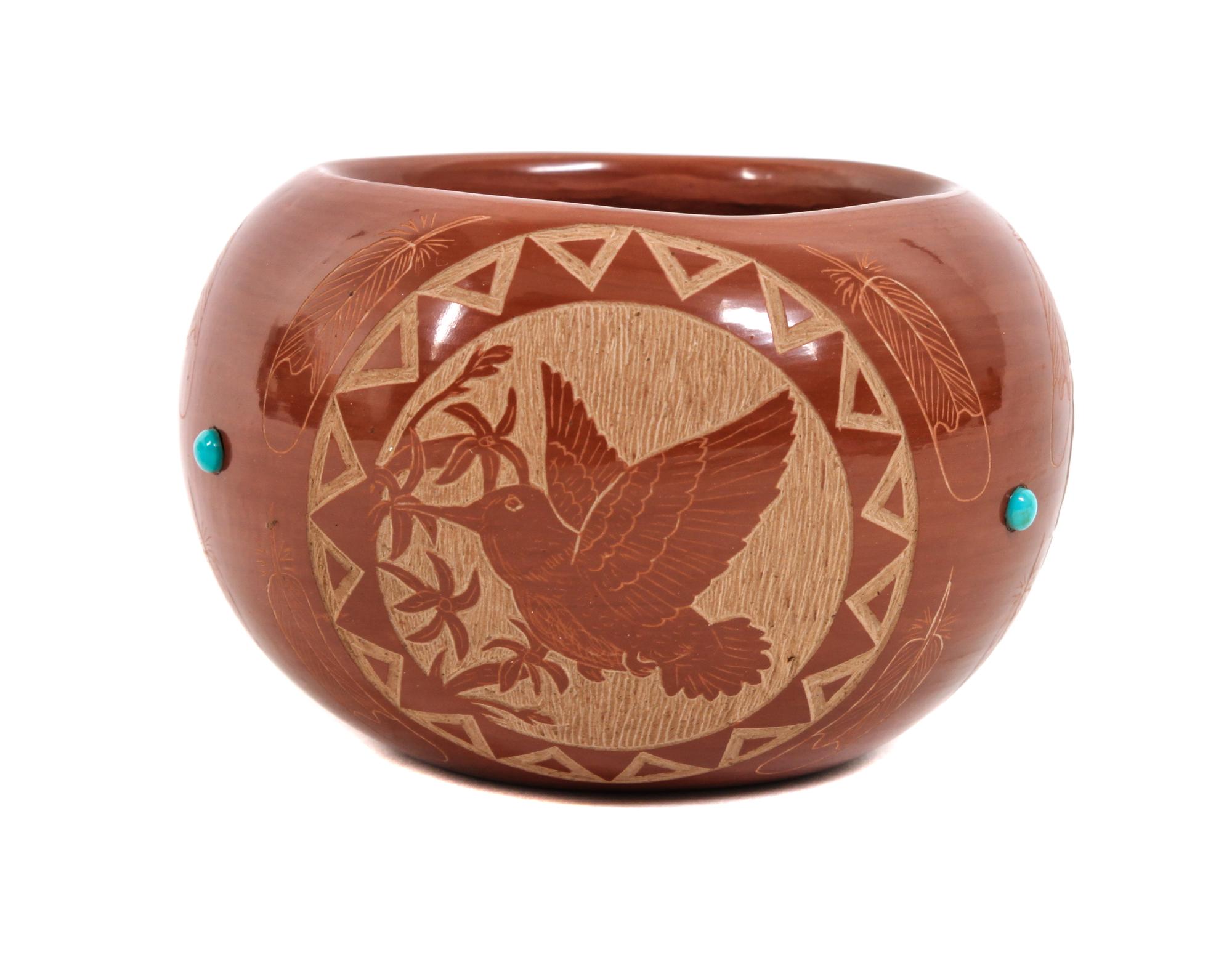 Elmer Red Starr (b. ca. 1940 ), Sioux Height 2 1/2 x diameter 3 1/2 inches.