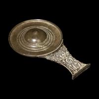 An Indonesia Bronze Mirror, Eastern Java, 10th-11th Century 印尼東爪窪10-11世紀 青銅手把鏡