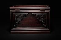 A Hongmu Dresser