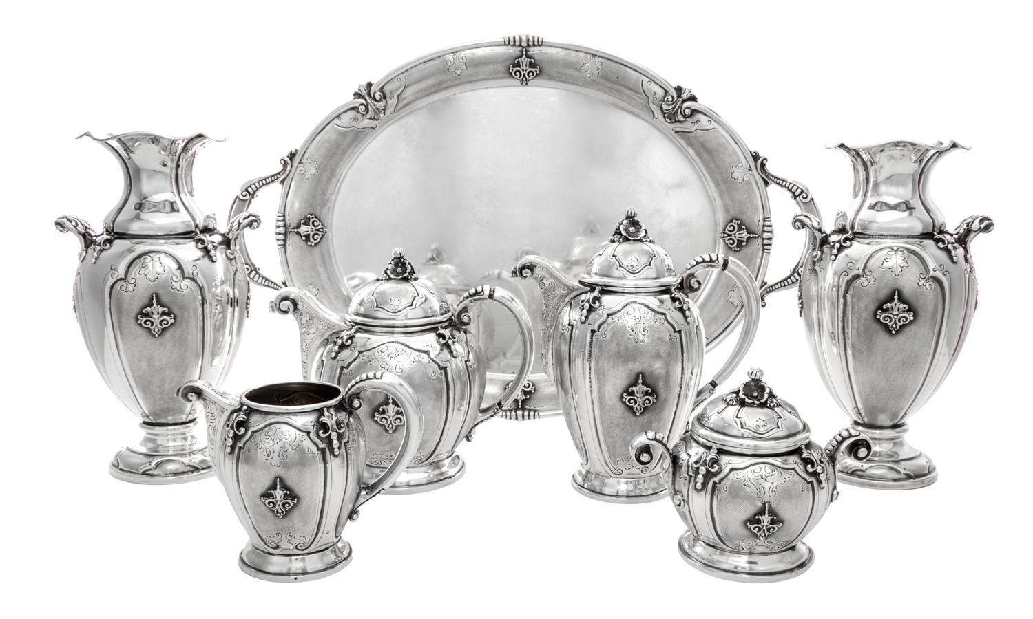 An Italian Silver Seven-Piece Tea and Coffee Service, Valle & Gandini for Fornari, Milan, Mid-20th Century, comprising a teapot, a coff