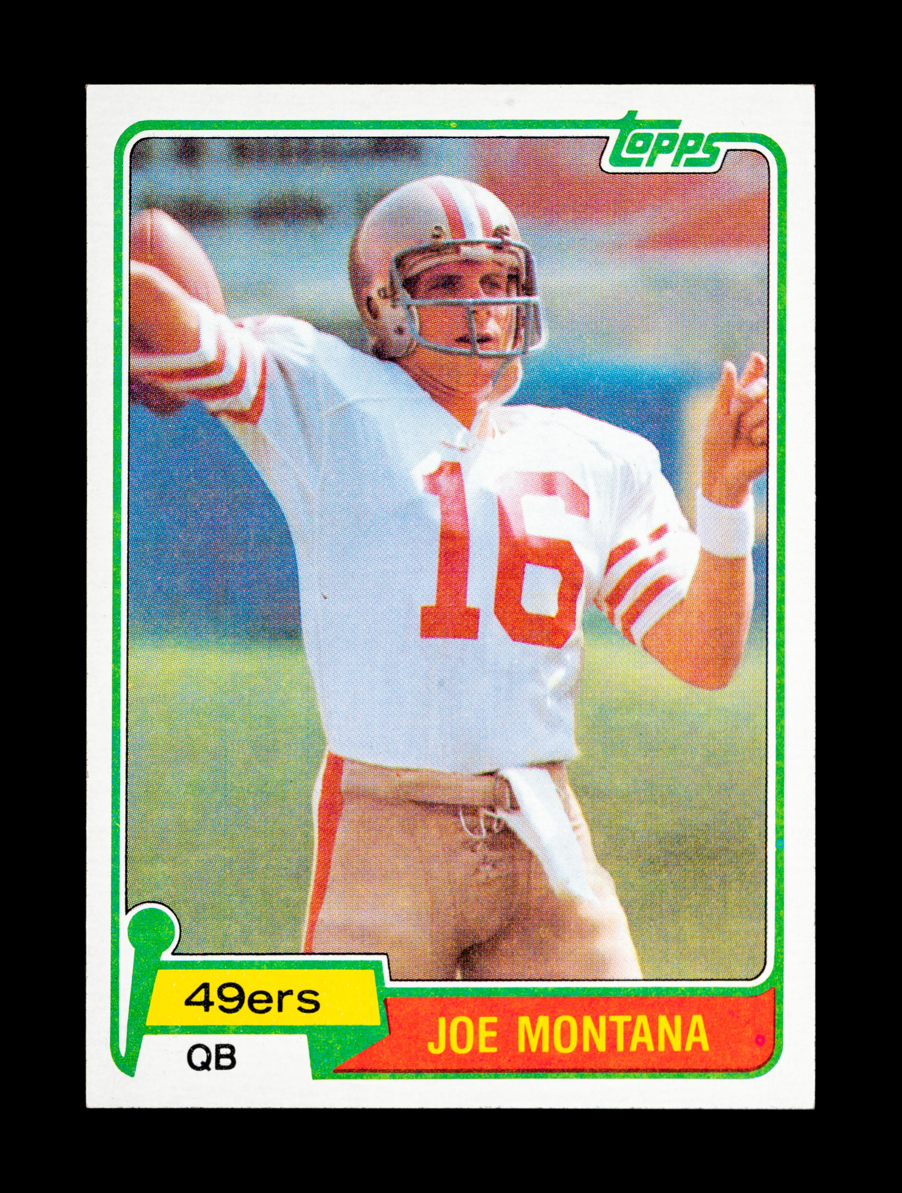A 1981 Topps Joe Montana Rookie Football Card No. 216,