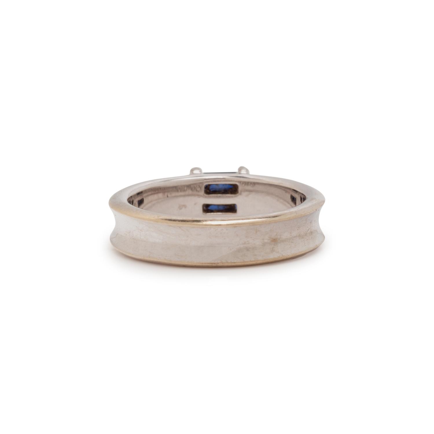 TIFFANY & CO., WHITE GOLD AND SAPPHIRE RING