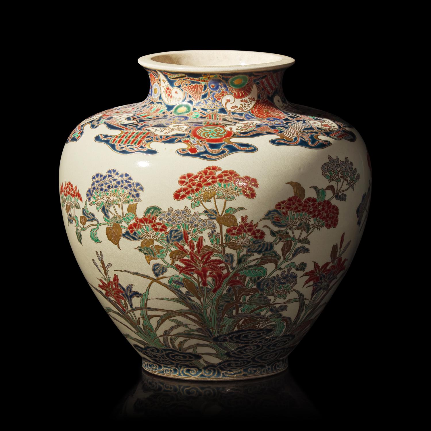 A Japanese "Gosu Blue"-Decorated Satsuma Vase, Tawara Koseki, Meiji Period 日本明治時期 薩摩燒花卉紋賞瓶