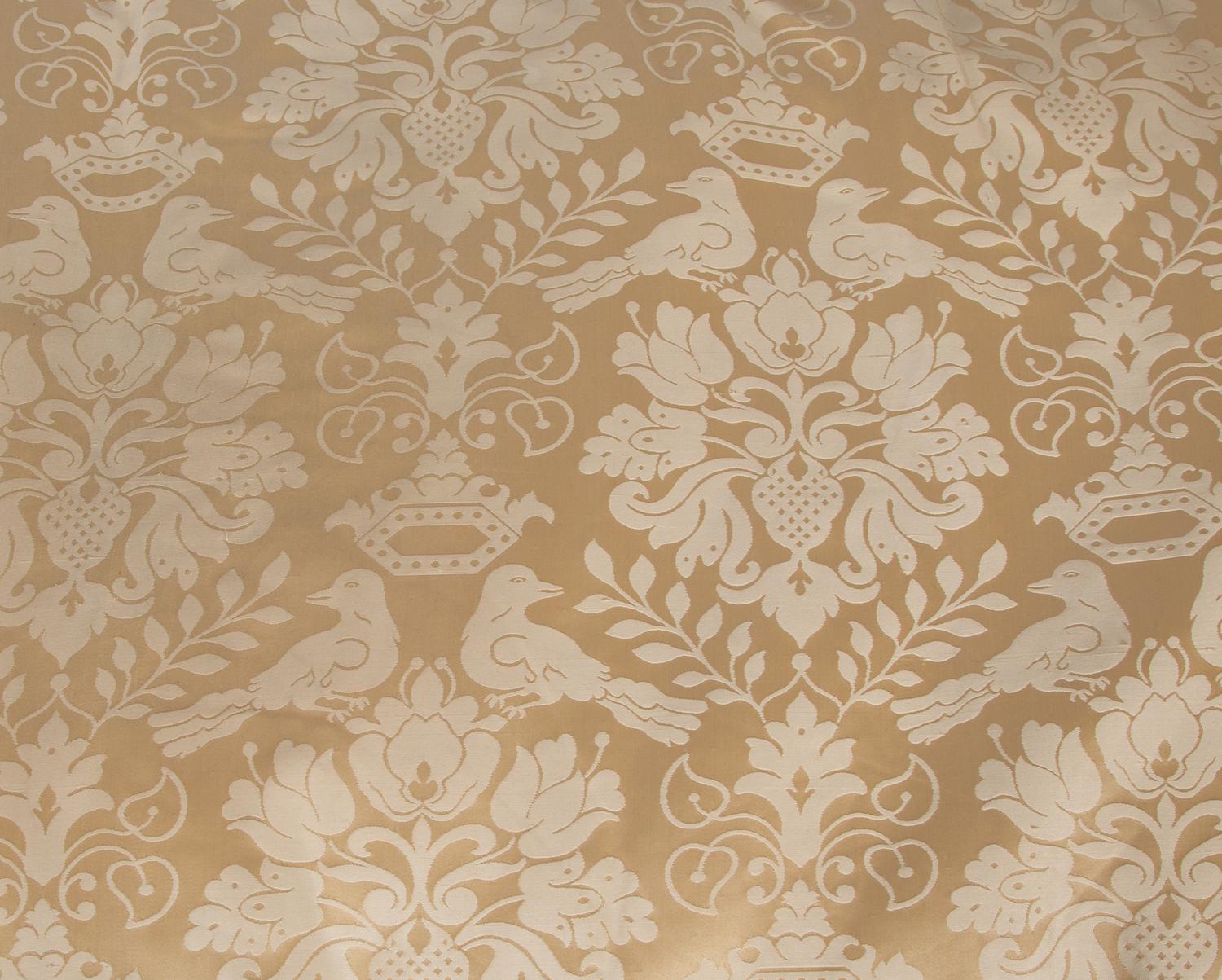 A Louis XVI Style Painted Daybed with Scalamandré Love Bird Pattern Silk Damask Upholstery