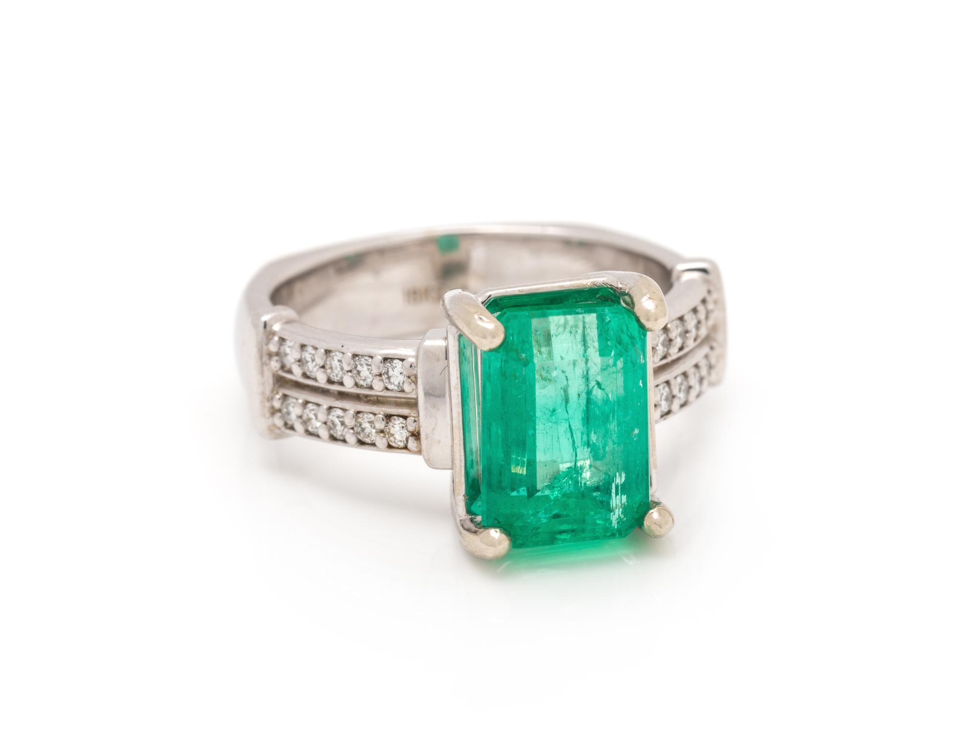EMERALD AND DIAMOND RING