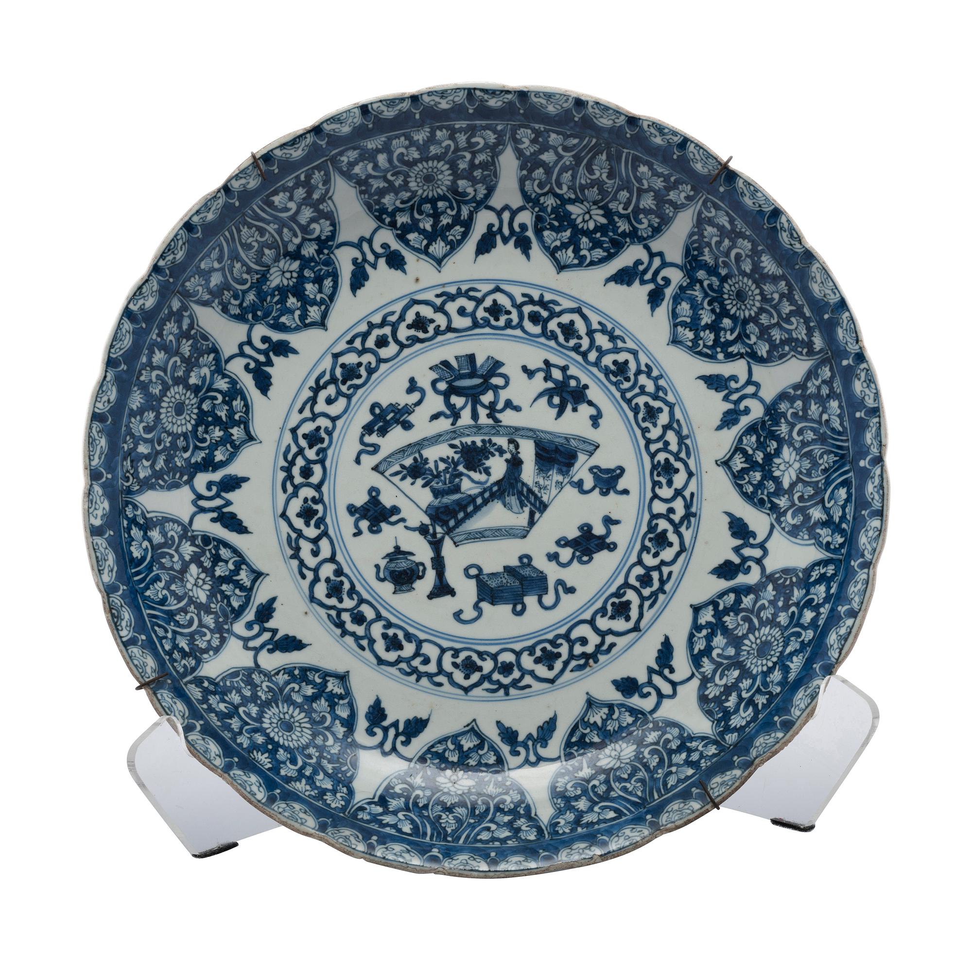 A Kangxi Blue and White Scalloped Porcelain Charger