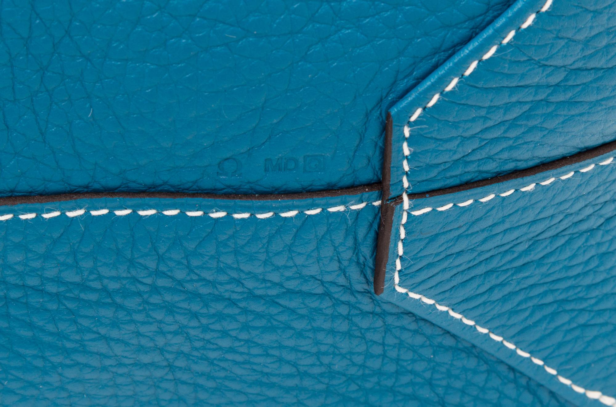 An Hermes Malachite/Bleu Izmir 45cm Taurillon Clemence Double Sens Tote, 17.5" x 15.5" x 5".