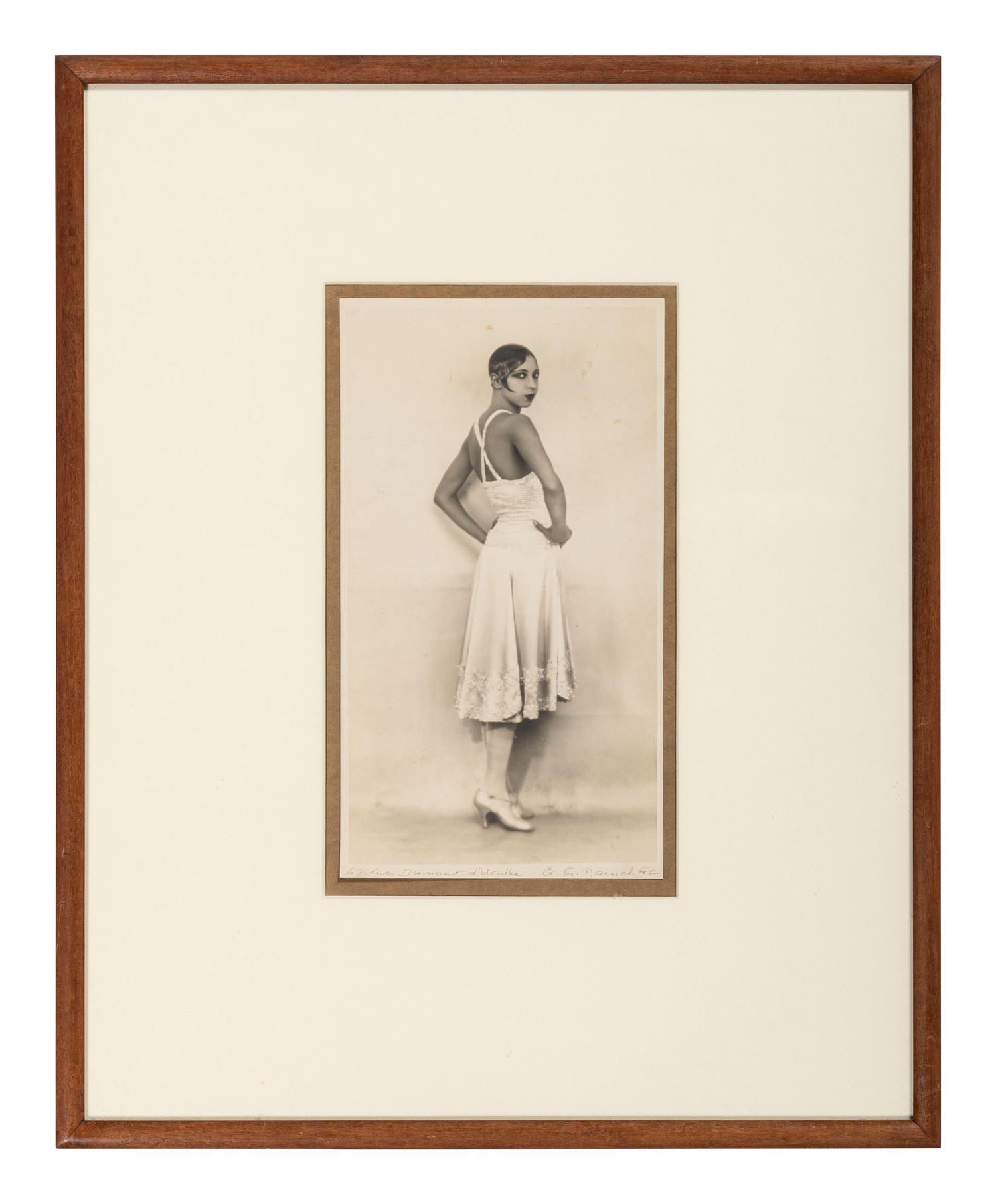 [BAKER, Josephine (1906-1975)]. Silver gelatin photograph. French School, 20th century.
