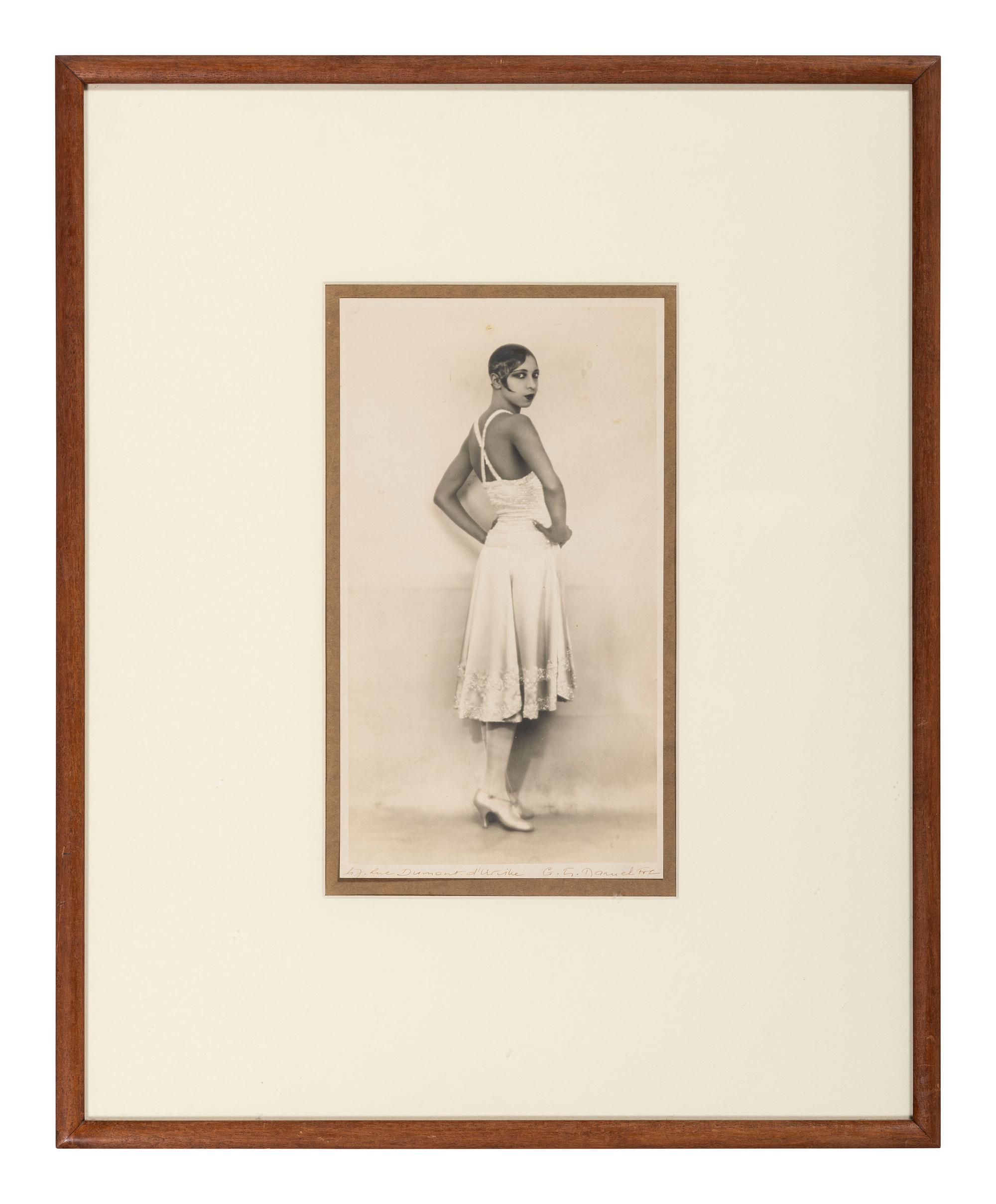 [BAKER, Josephine (1906-1975)]. Silver gelatin photograph. French School, 20th century.