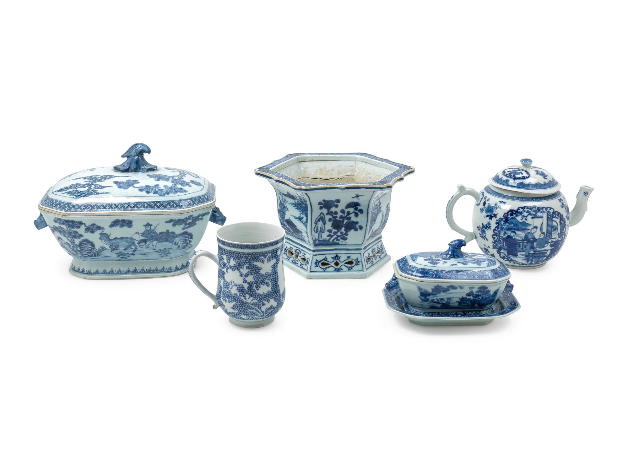 Five Chinese Export Blue and White Porcelain Articles
