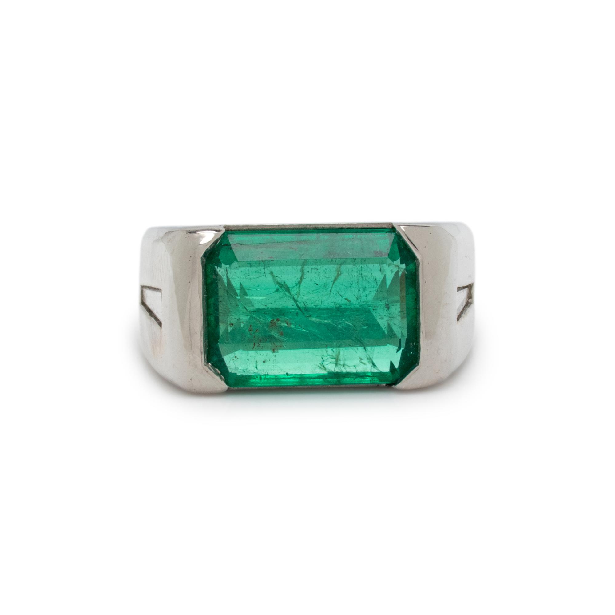 EMERALD AND PLATINUM RING
