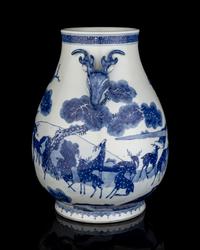 A Chinese Blue and White Porcelain 'Deer' Hu Vase