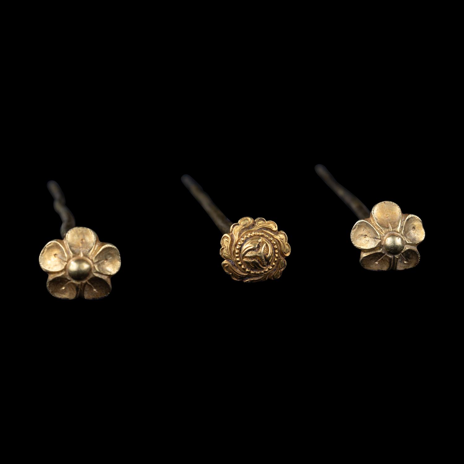 Three Chinese Gold 'Floral' Hair Pins, Zan, Ming Dynasty 明 梅花、牡丹頭金錐腳簪