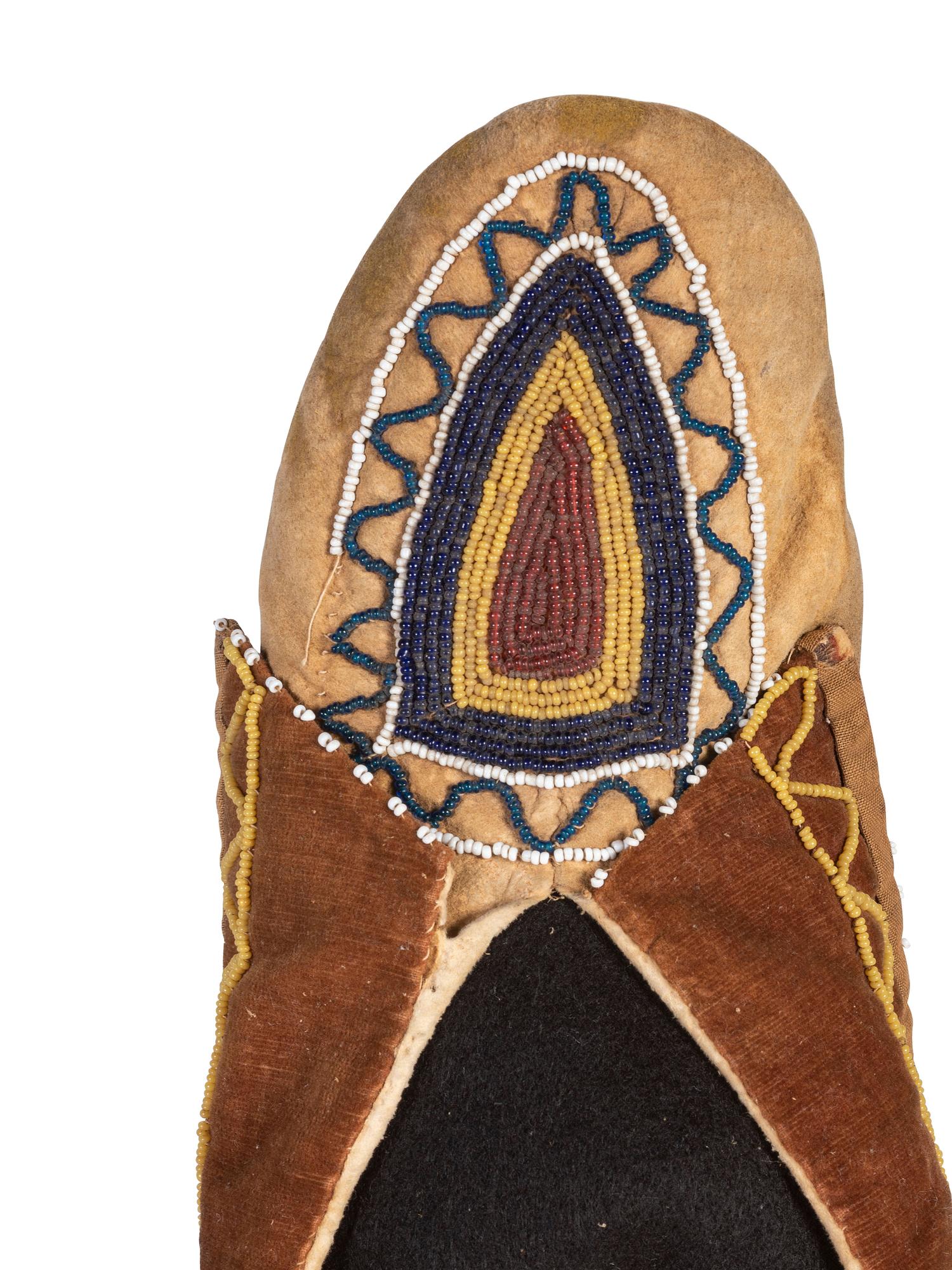 Delaware Beaded Hide Moccasins