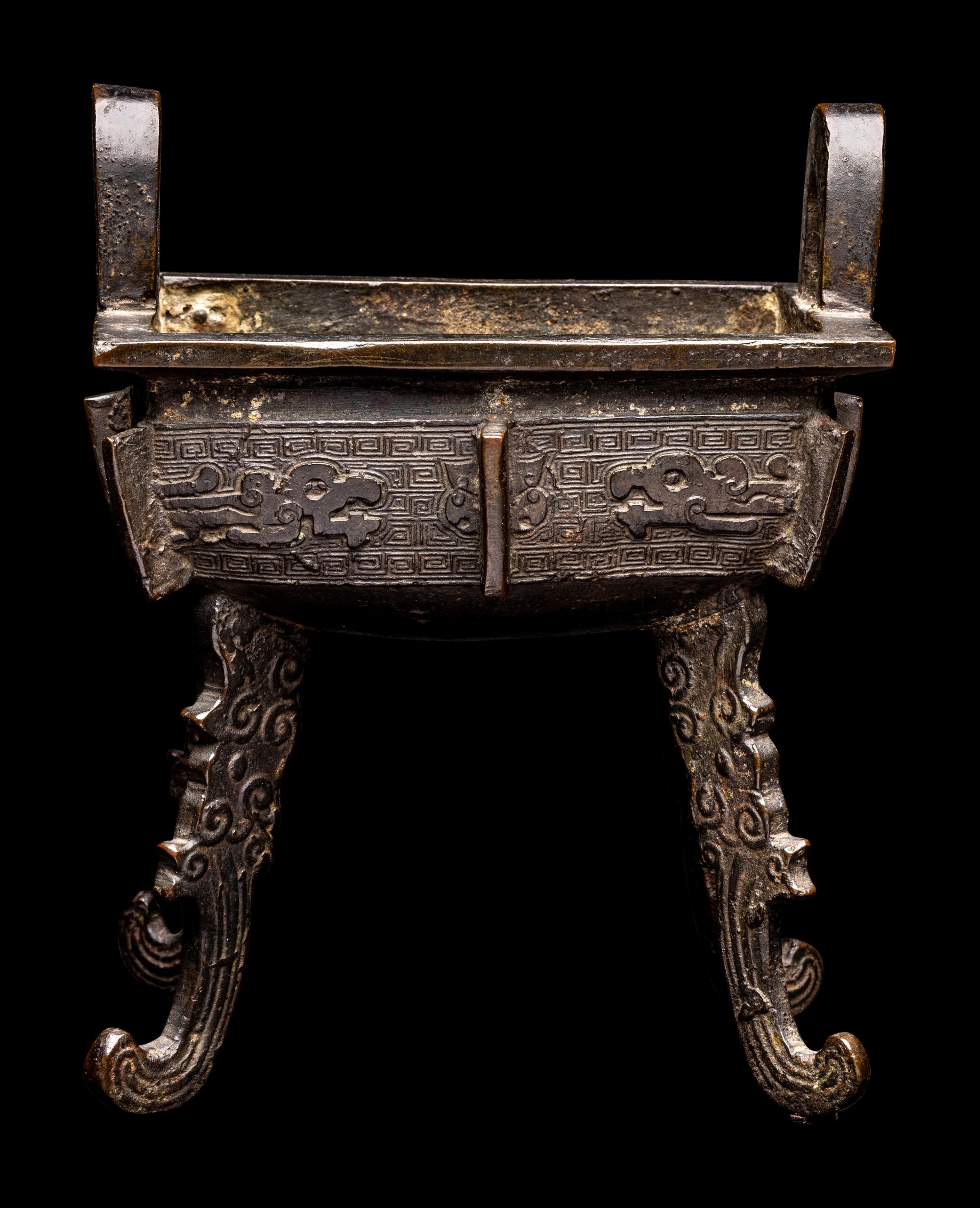 A Chinese Archaistic Style Bronze Vessel, Fang Ding, Ming Dynasty 明 青銅仿古方鼎