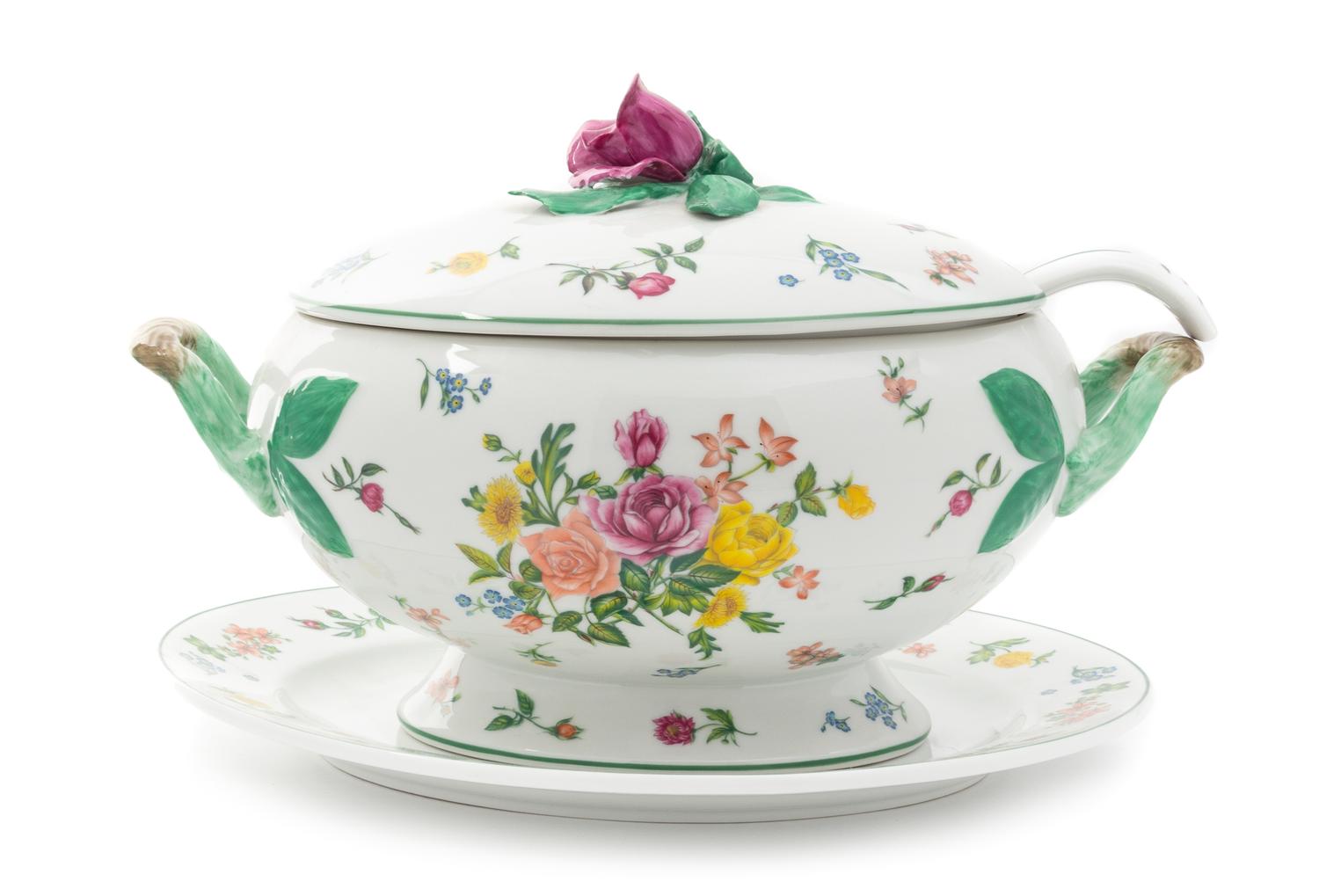 A Franklin Mint Porcelain Soup Tureen, Cover and Platter Width of platter 14 1/4 inches.