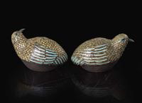 A pair of enameled silver "Quail" boxes 銀地琺瑯鵪鶉盒一對