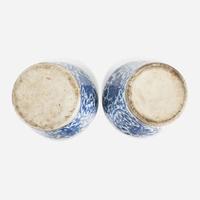 A pair of large Chinese blue and white porcelain jars and covers 青花大盖罐一对 Kangxi period ? ??