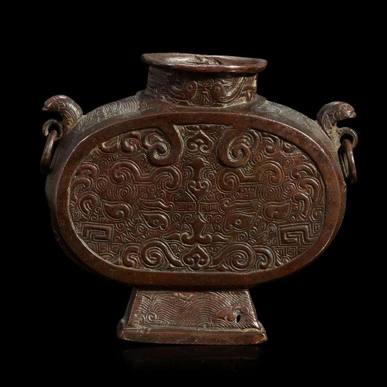 A Chinese patinated bronze archaistic vessel, "Bianhu" 17th/18th century or earlier