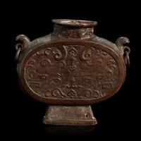 A Chinese patinated bronze archaistic vessel, "Bianhu" 17th/18th century or earlier