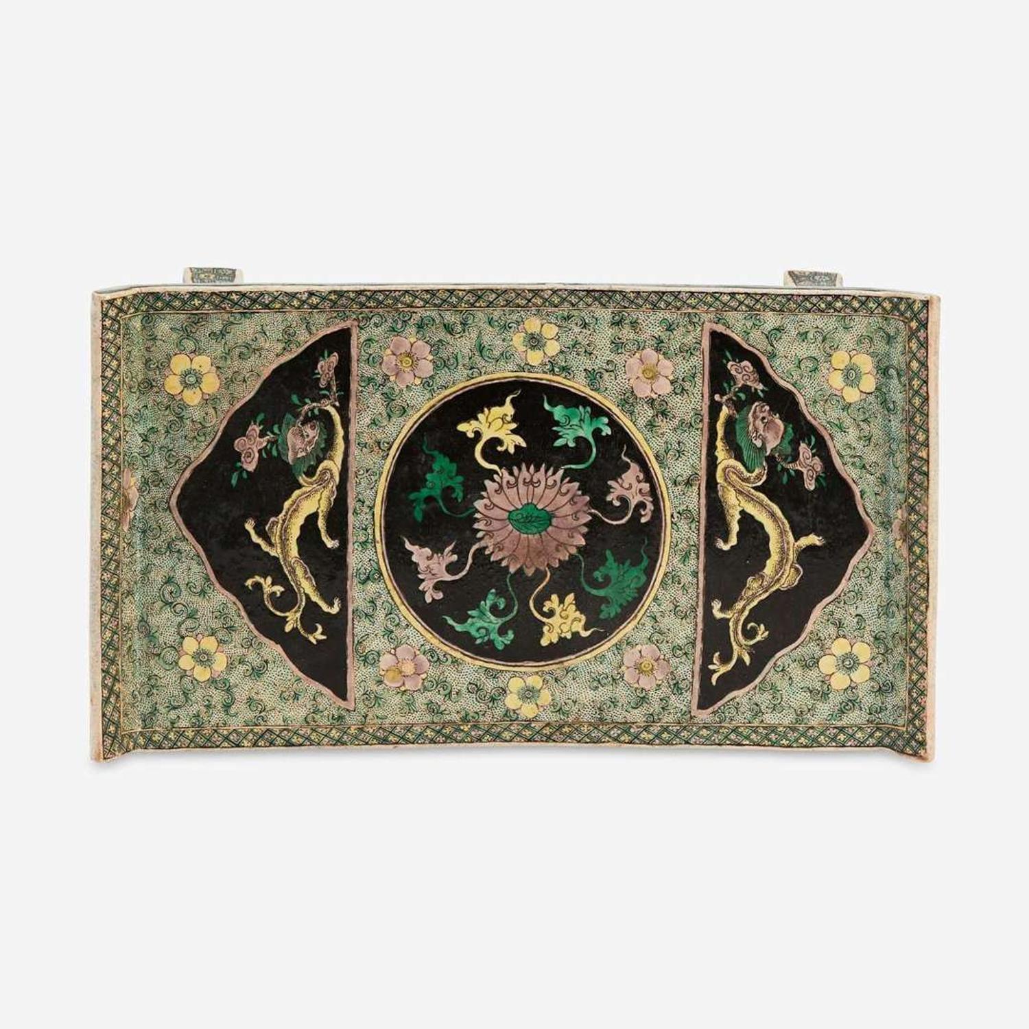 A Chinese famille verte-decorated porcelain stand 珐琅彩瓷制托子 Late Qing dynasty ??