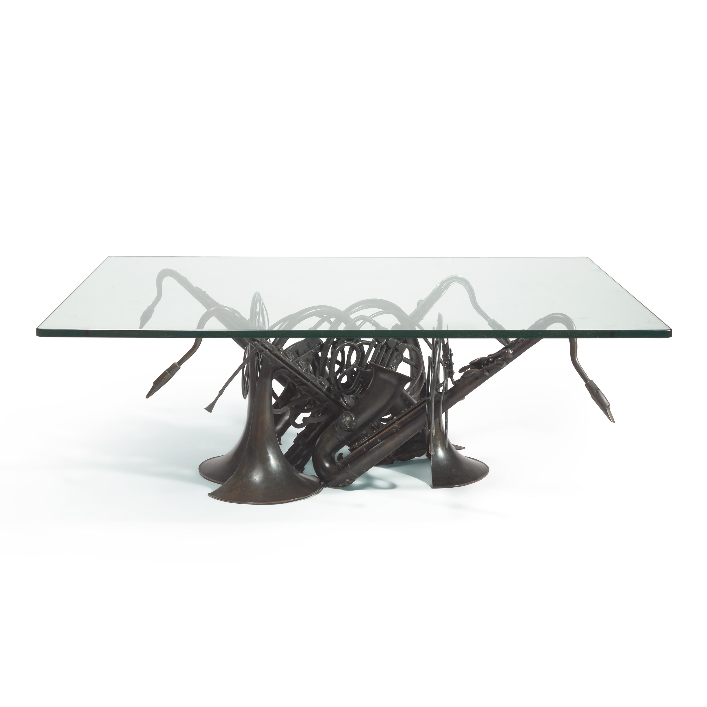 Arman (American/French, 1928-2005) — Table basse aux instruments enchevêtrés