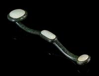 A Chinese Spinach Jade Ruyi Scepter 18TH/19TH CENTURY Length 17 inches. — 18TH/19TH CENTURY