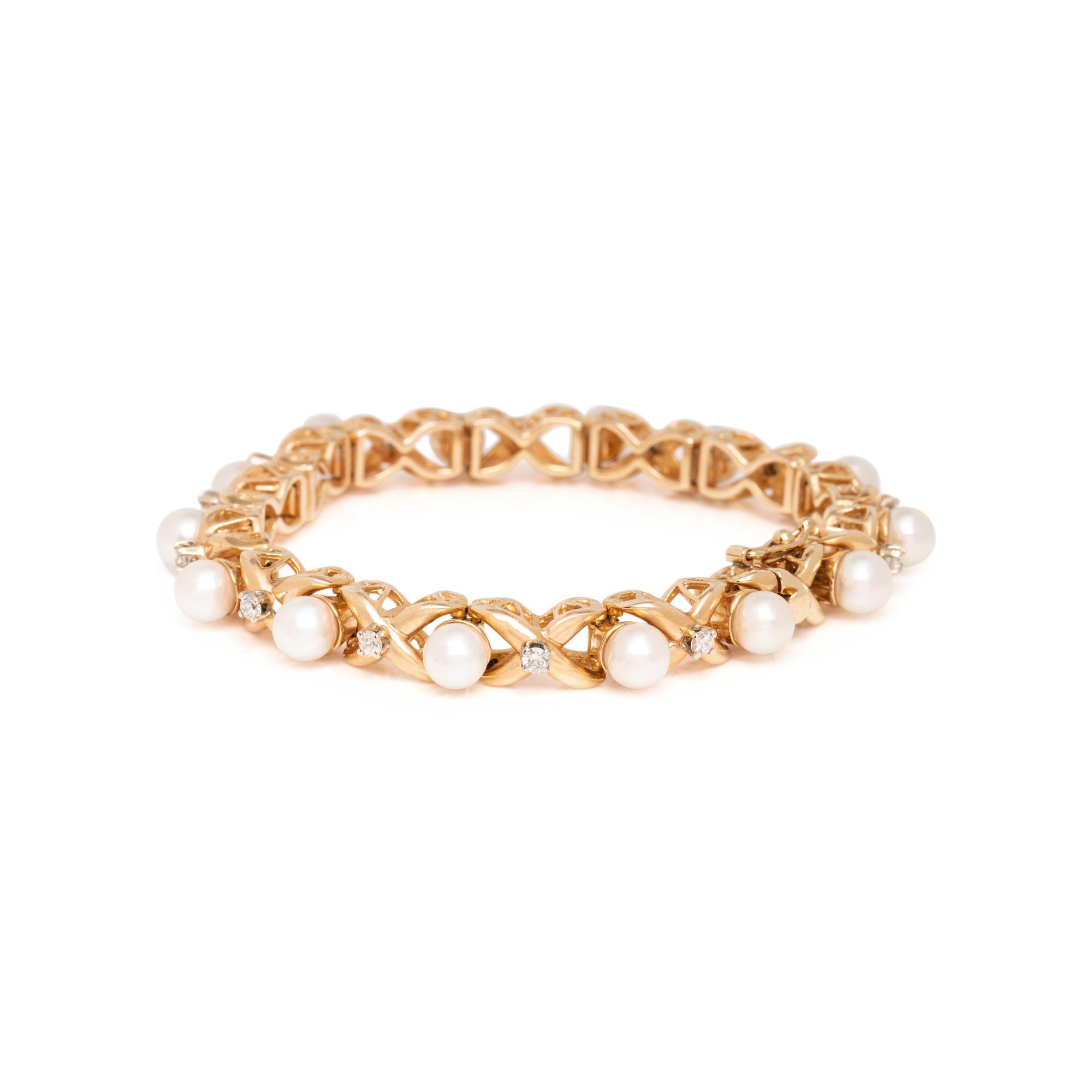 YELLOW GOLD, CULTURED PEARL AND DIAMOND BRACELET