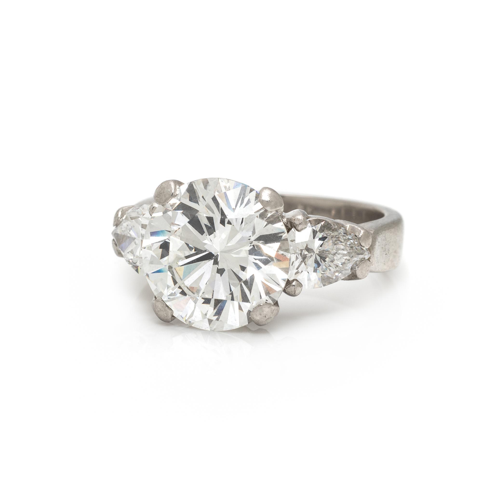DIAMOND RING