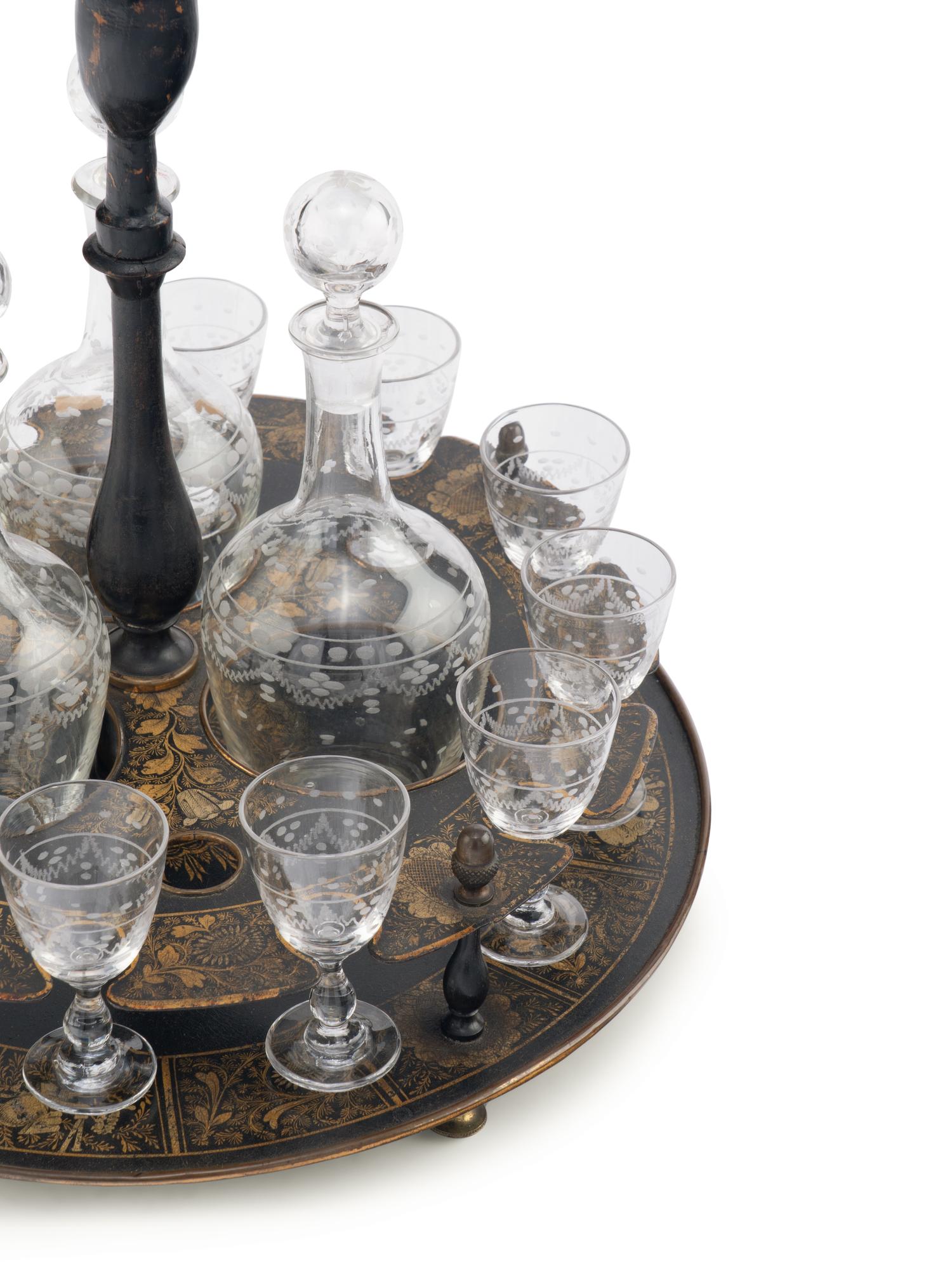A Painted Tôle Cordial Caddy