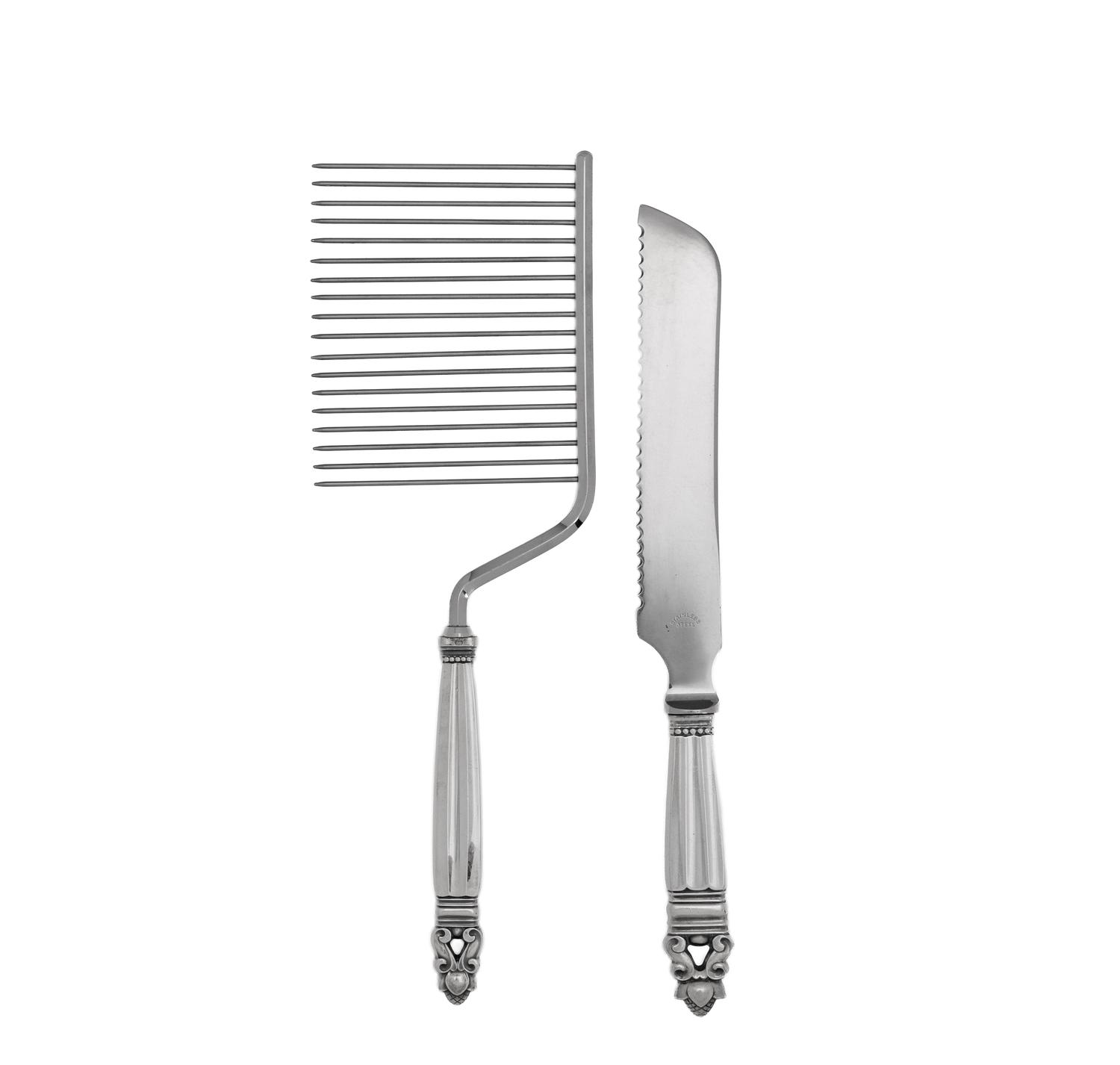 A Georg Jensen Acorn Cake Slicer and Cake Knife