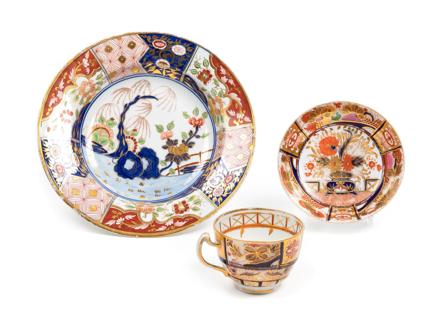Two Sets of Porcelain Articles Diameter 9 1/4 inches. — 1820-1840