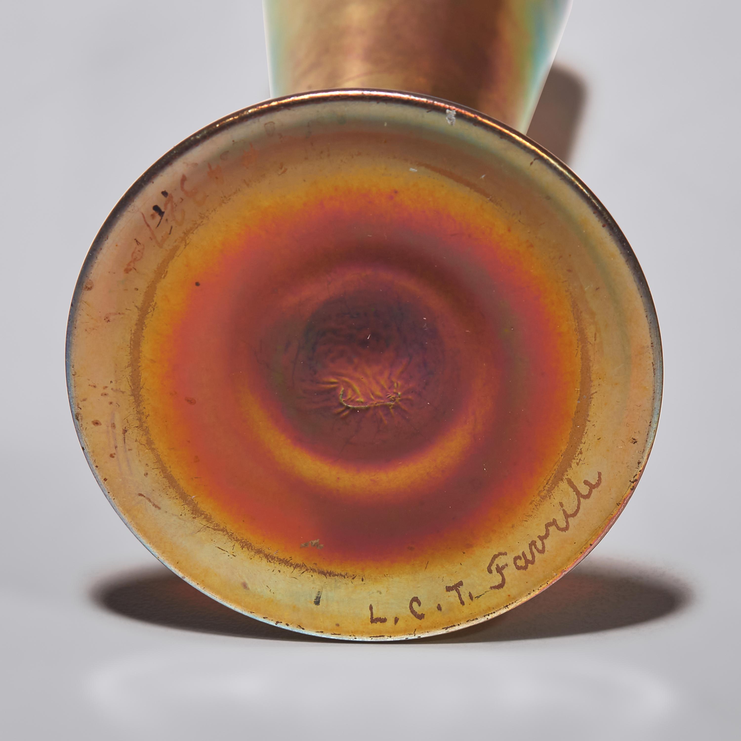 Bud vase for DeVilbiss