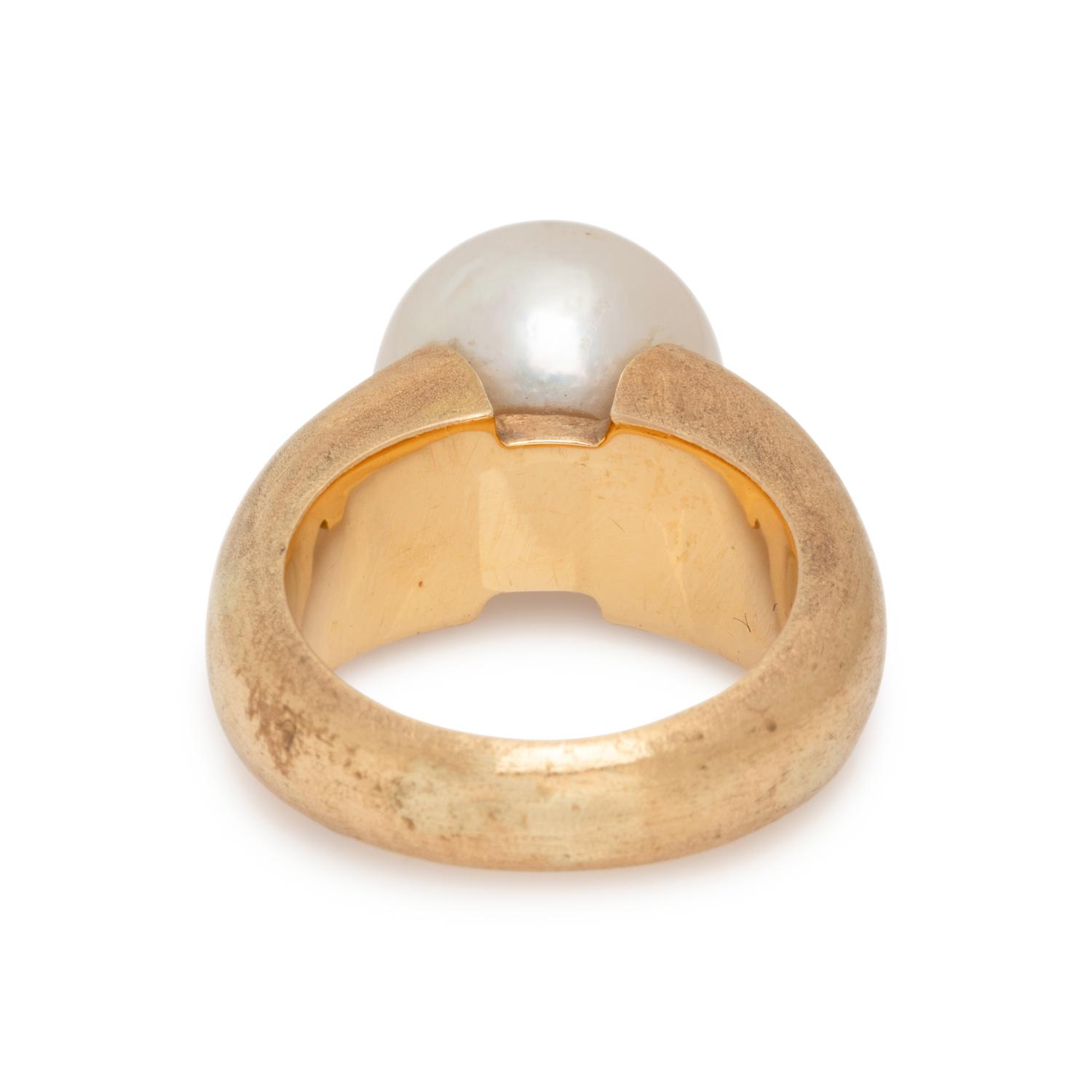 YELLOW GOLD, CULTURED SOUTH SEA PEARL AND DIAMOND RING