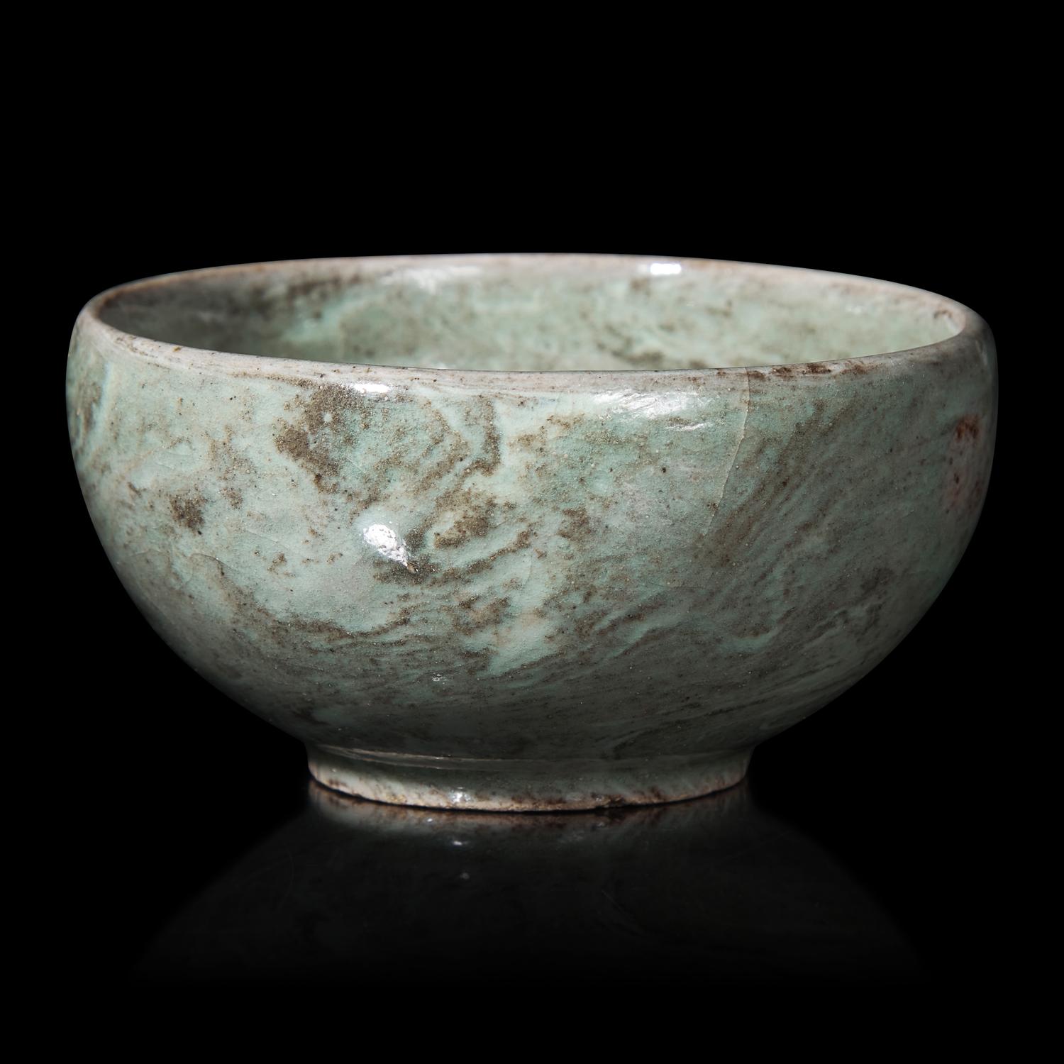A Small Korean Marbleized Bowl, 19th Century or Earlier 十九世紀或更早 高麗青釉絞胎碗
