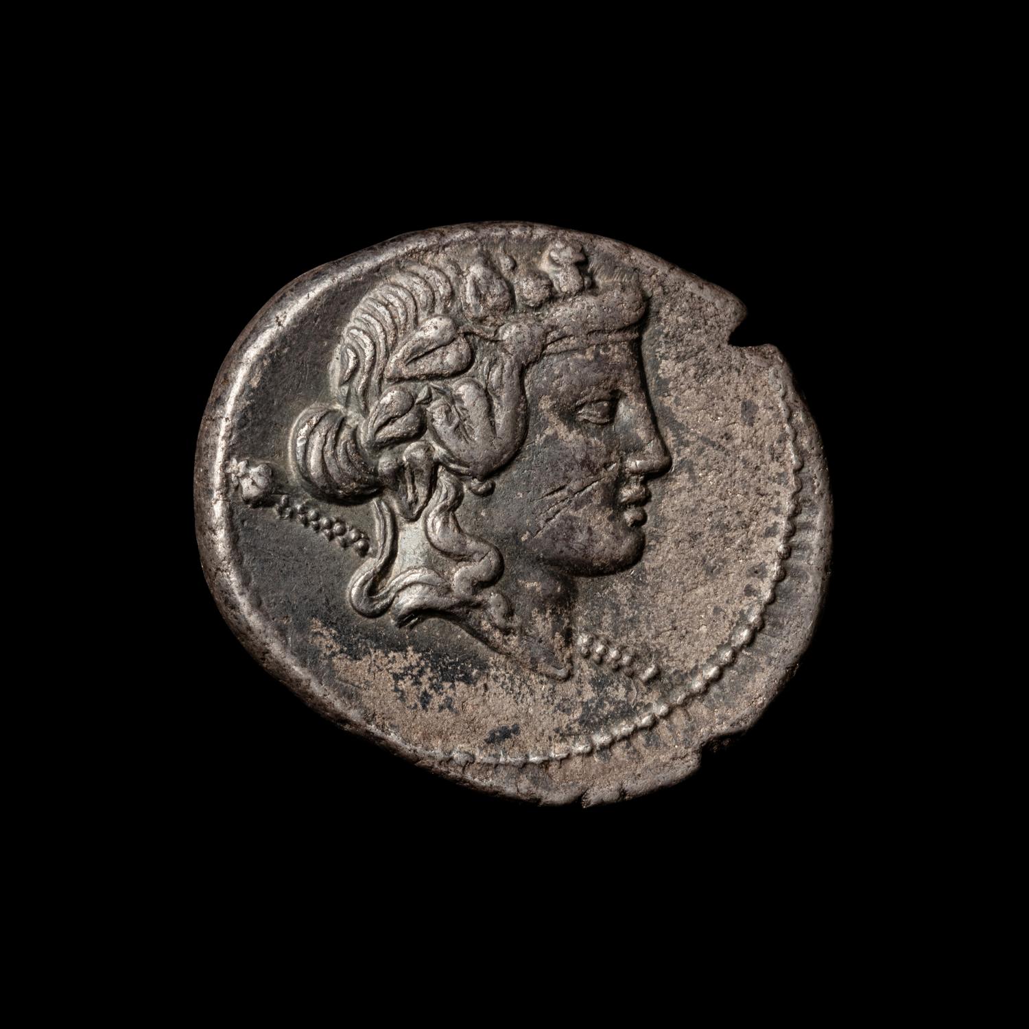 [ANCIENTS] ROMAN REPUBLIC. L. Cassius Longinus (c. 78 BC). Ar Denarius. (3.9 g, 19mm). ex Duke of Northumberland .