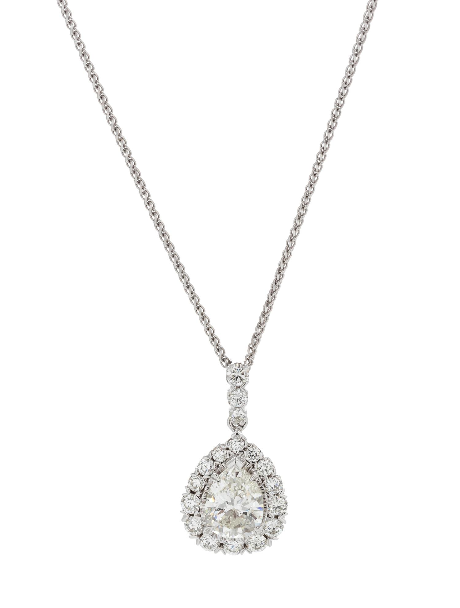 DIAMOND PENDANT/NECKLACE