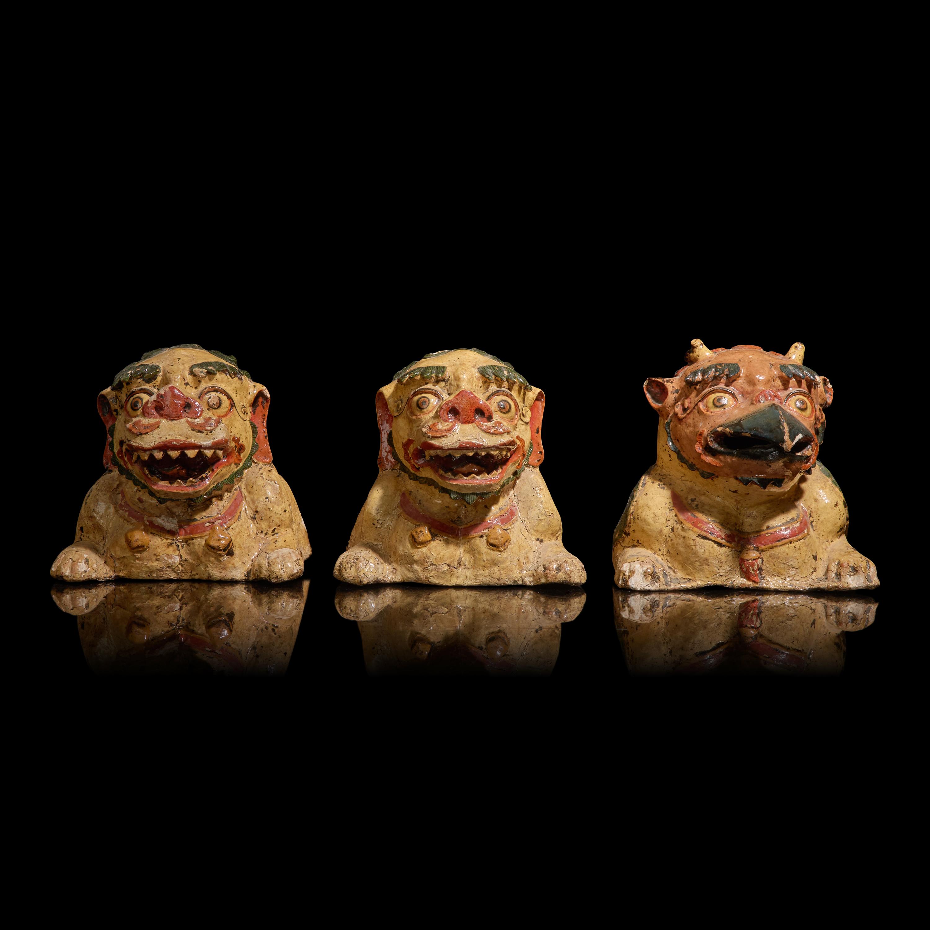 A Set of Three Polychrome Paper Mache Animal Head-Form Temple Architectural Elements, 15th Century — 十五世纪 纸浆夹纻彩绘寺院佛殿护雪狮及大鹏鸟一对