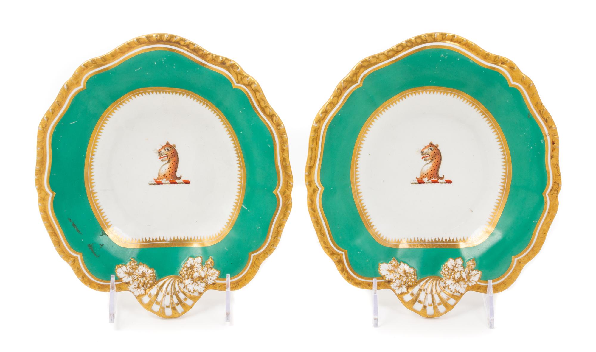 A Pair of Worcester Porcelain Dishes Diameter 9 1/2 inches. — EARLY 19TH CENTURY