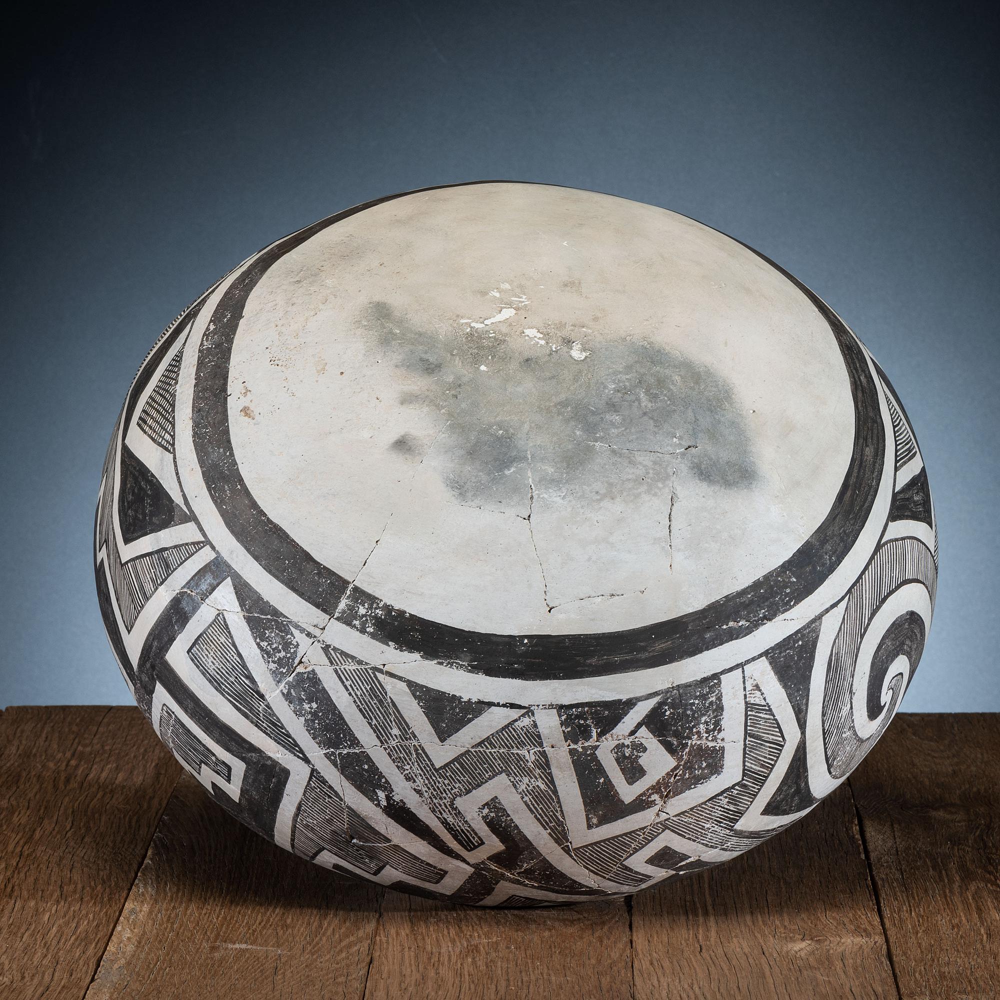 Anasazi Mogollan Black-on-White Pottery Storage Jar